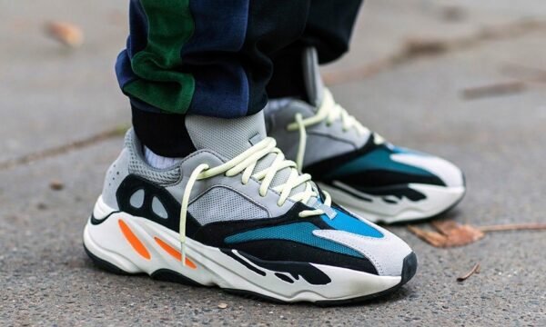 yeezy boost 700 wave runner